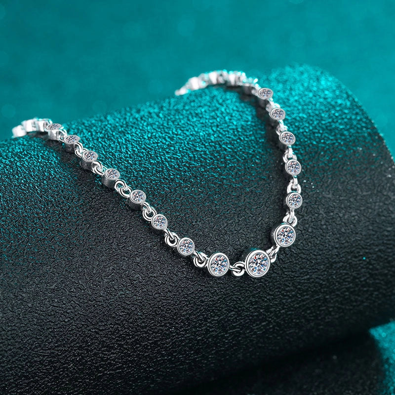 Round Moissanite Bezel Chain Bracelet